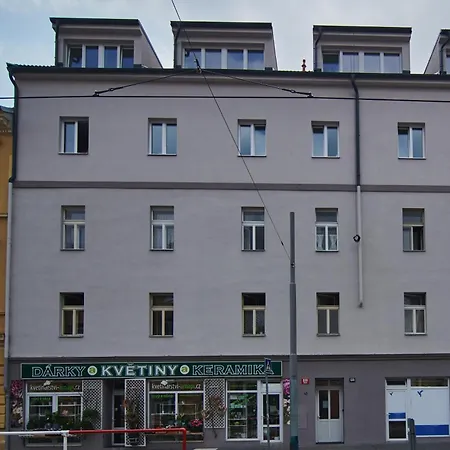 Daire Cozy With Terrace Near Castle