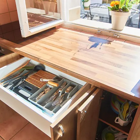 Cozy With Terrace Near Castle Prag