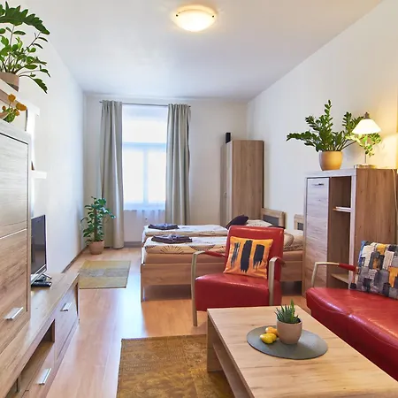 Cozy With Terrace Near Castle * Prag