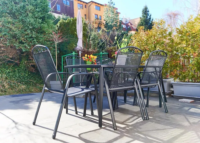 Cozy With Terrace Near Castle Апартаменты *