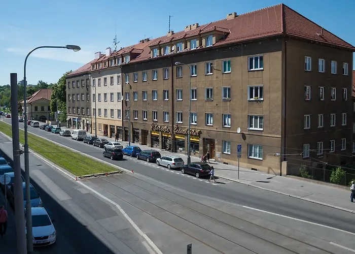 Cozy With Terrace Near Castle Апартаменты Прага