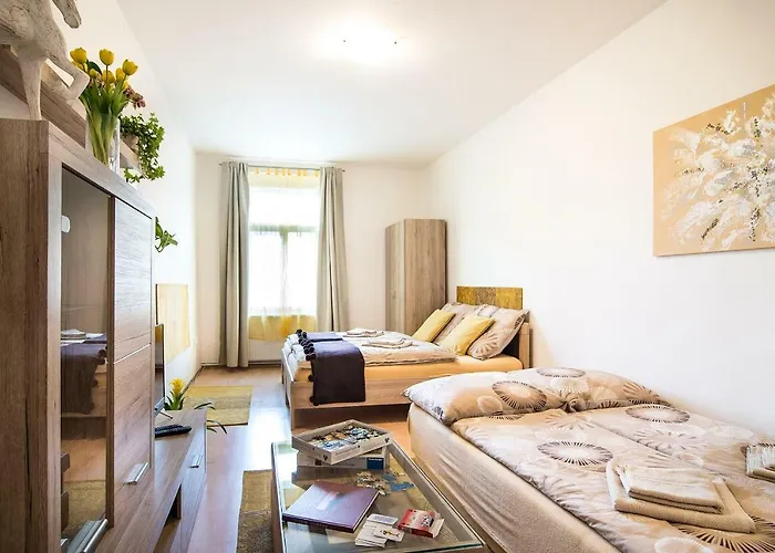 Апартаменты Cozy With Terrace Near Castle Прага